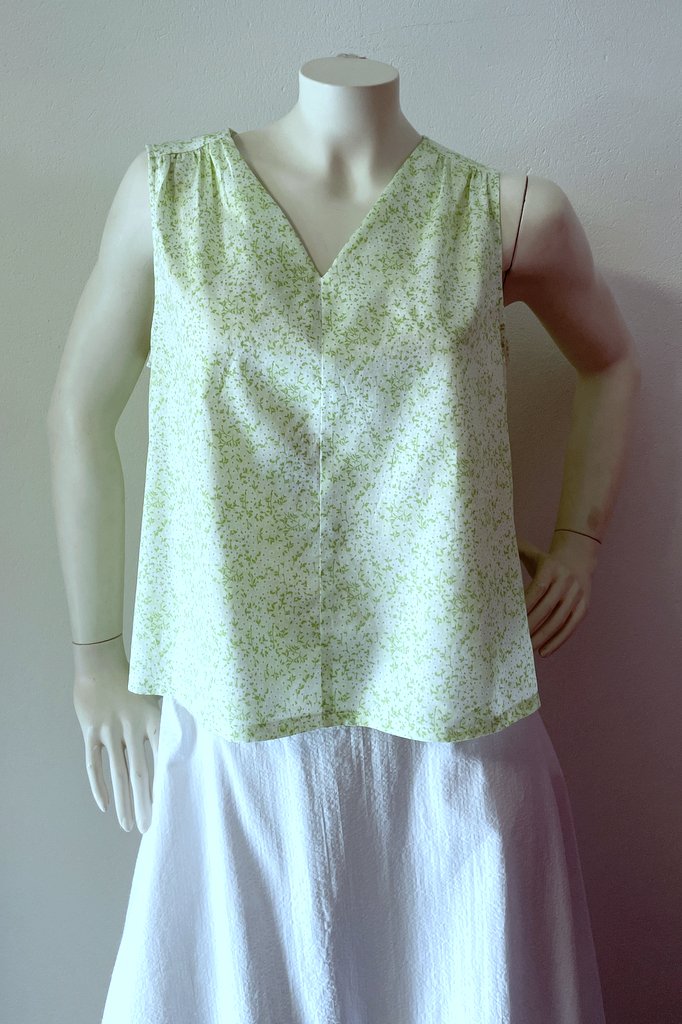 Orkidé, lövmönstrad grön ärmlös blus - Bild 8