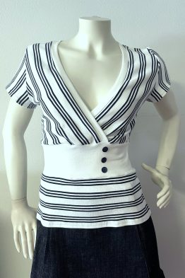 Saltstänk, randig v-ringad t-shirt